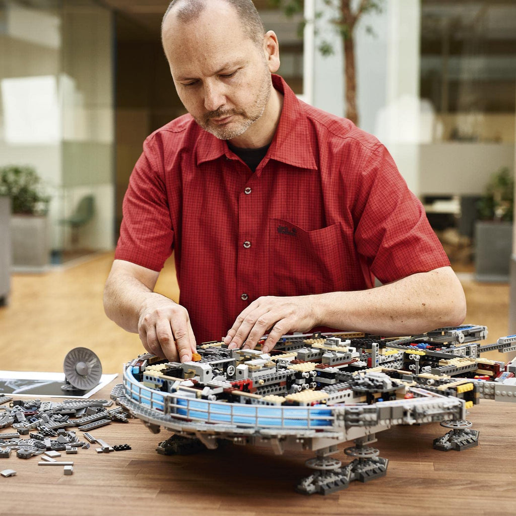 LEGO Star Wars Millennium Falcon, UCS Set for Adults, Model Kit to Build with Han Solo, Princess Leia & Chewbacca Minifigures, Plus Droid Figure, Collectible Gifts for Teenagers, Boys and Girls 75192